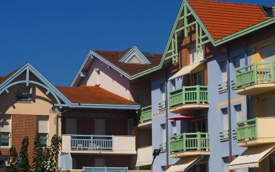 Arcachon : Pourquoi les Cabanes Tchanquées Fascinent Toujours Plus